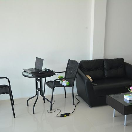 Jc Guesthouse @ Suratthani Airport Surat Thani Eksteriør bilde